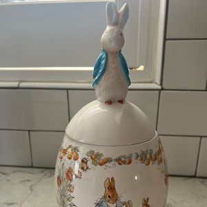 Beatrix Potter Peter rabbit cookie jar